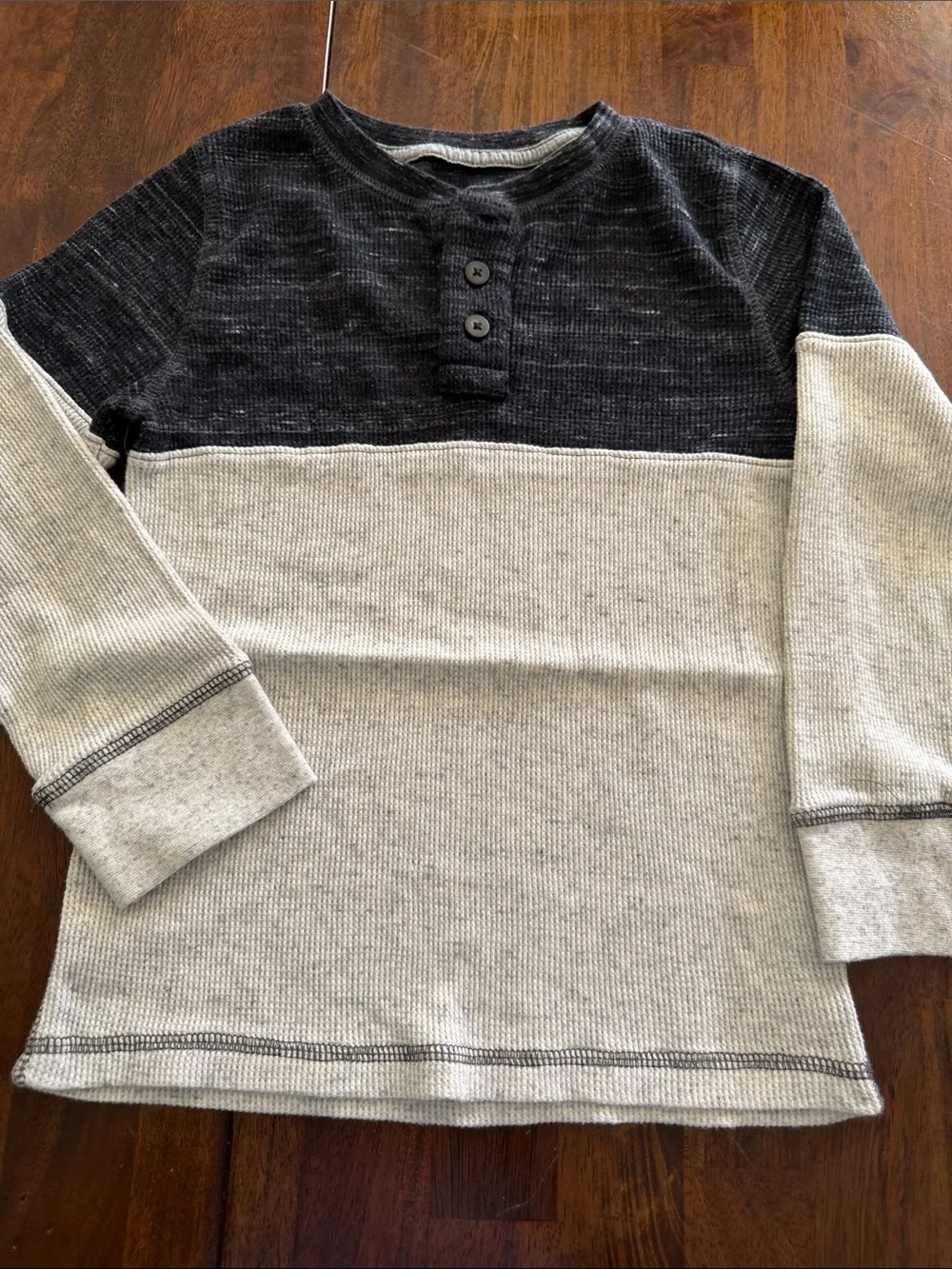 Bundle of 14 Boys Graphic long Sleeve T-Shirt Bundle - Size 8/10